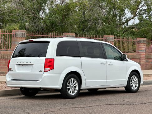 Used 2018 Dodge Grand Caravan SXT image 10