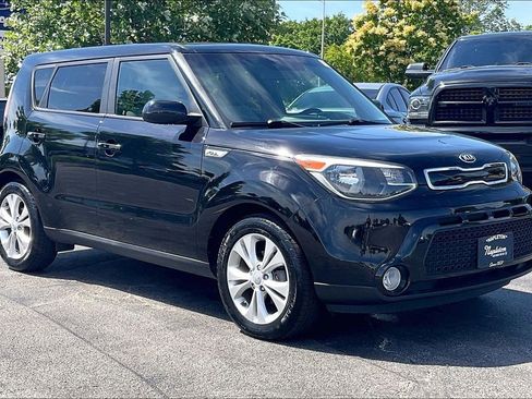 Used 2016 Kia Soul + FWD image 33