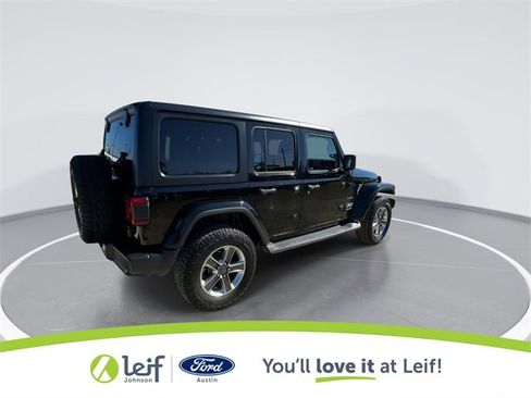 Used 2018 Jeep Wrangler Unlimited Sahara image 11