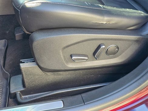 Used 2019 Ford Edge Titanium w/ Cold Weather Package image 13