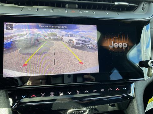 New 2026 Jeep Grand Cherokee Altitude image 12