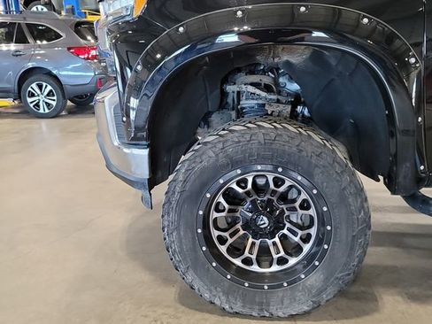 Used 2020 Chevrolet Silverado 1500 LT AWD/4WD image 12