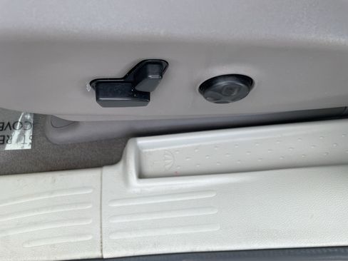Used 2018 Chrysler Pacifica Touring Plus FWD image 12