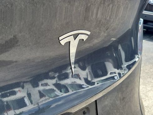 Used 2024 Tesla Model Y 2WD image 6