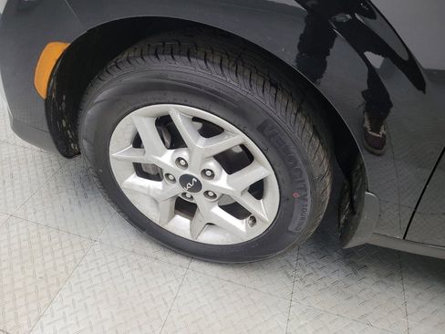 Used 2023 Kia Soul LX w/ LX Technology Package image 31