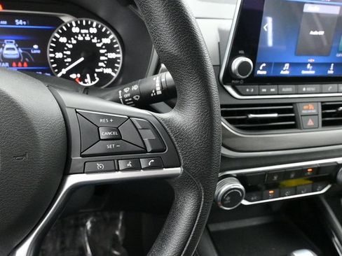 Used 2023 Nissan Altima 2.5 SV FWD image 28