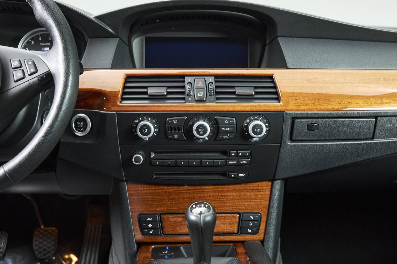 Used 2008 BMW M5 RWD image 64
