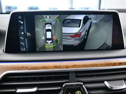 Used 2016 BMW 750i xDrive image 24