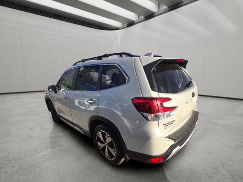 Used 2019 Subaru Forester Touring image 6