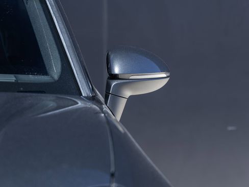 Certified 2025 Porsche Macan Electric RWD image 17