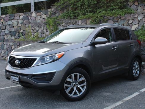 Used 2016 Kia Sportage LX w/ LX Popular Package AWD/4WD image 2