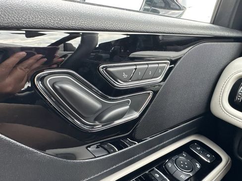 New 2026 Lincoln Aviator AWD image 7