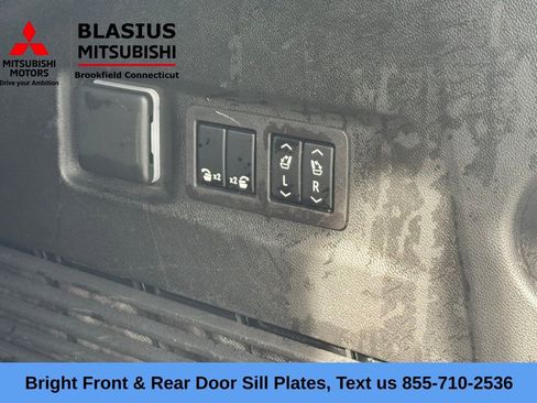 Used 2023 Chevrolet Tahoe Z71 w/ Luxury Package AWD/4WD image 34
