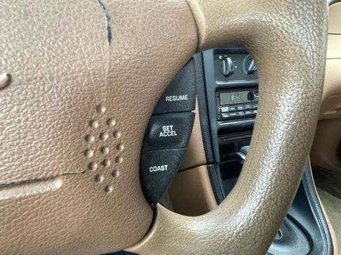 Used 1998 Ford Mustang Coupe image 14