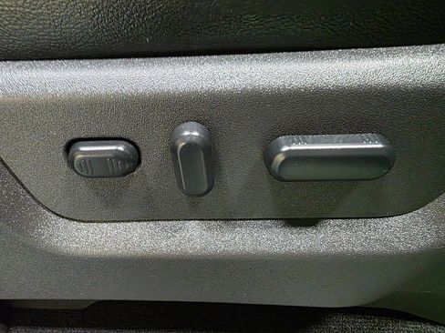 Used 2015 Ford F250 Lariat w/ Lariat Ultimate Package image 26