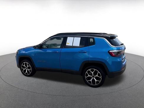 Used 2025 Jeep Compass Limited AWD/4WD image 12