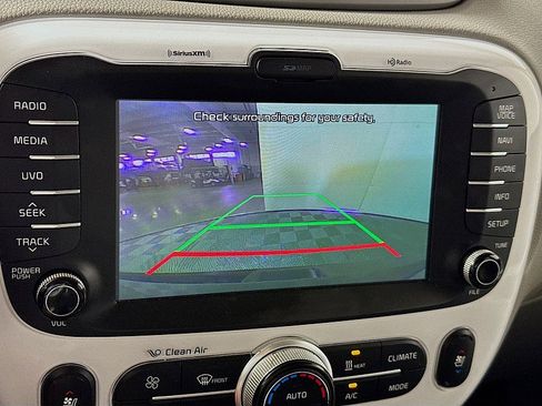 Used 2017 Kia Soul EV + FWD image 16