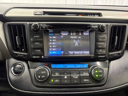 Used 2018 Toyota RAV4 XLE AWD/4WD image 24