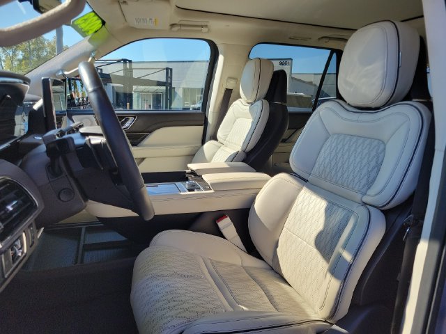 Used 2023 Lincoln Navigator Black Label AWD/4WD image 5