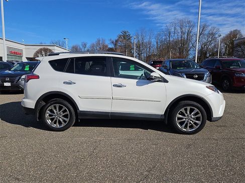 Used 2017 Toyota RAV4 Limited image 9