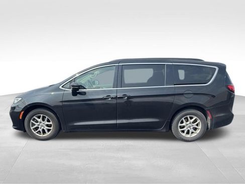 Used 2022 Chrysler Pacifica Touring-L FWD image 8