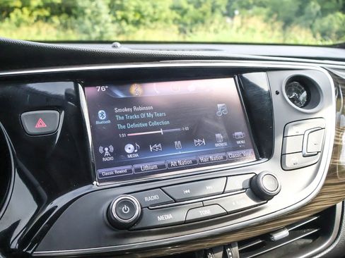 Used 2019 Buick Envision Premium w/ LPO, Interior Luxury Package image 11