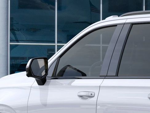 New 2026 Chevrolet Suburban RST RWD image 12