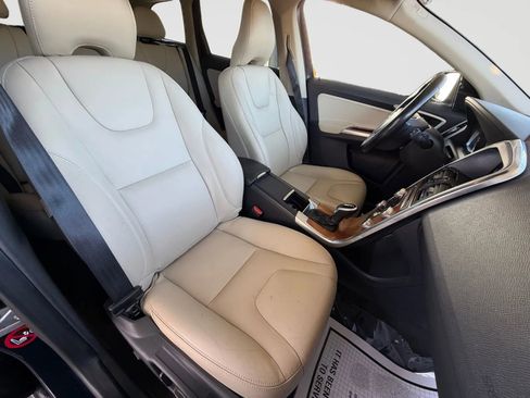 Used 2017 Volvo XC60 T6 Inscription w/ Advanced Package image 19