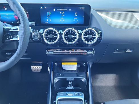 Used 2025 Mercedes-Benz GLA 250 GLA 250 image 23