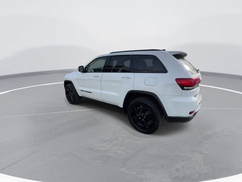 Used 2020 Jeep Grand Cherokee Laredo AWD/4WD image 13