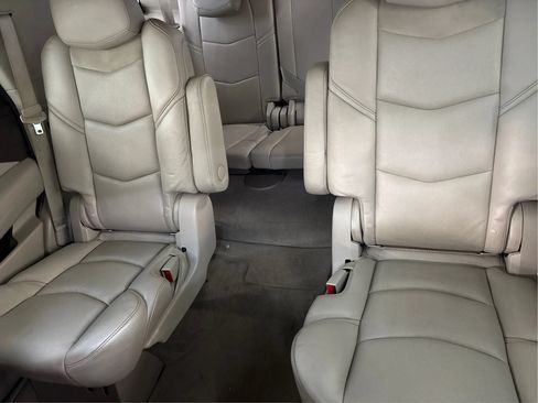 Used 2017 Cadillac Escalade Premium Luxury AWD/4WD image 20