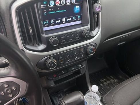 Used 2018 Chevrolet Colorado LT w/ LT Convenience Package image 17