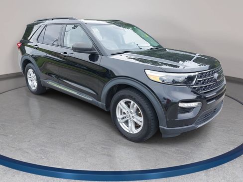 Used 2020 Ford Explorer XLT w/ Equipment Group 202A RWD image 3