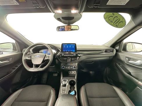 Used 2025 Ford Escape ST-Line AWD/4WD image 3