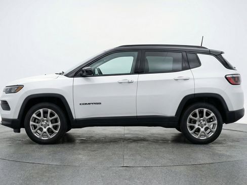 Used 2025 Jeep Compass Limited image 5