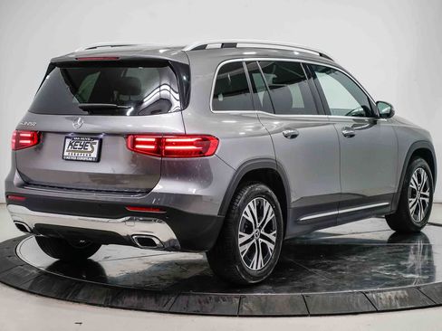 Used 2026 Mercedes-Benz GLB 250 image 4
