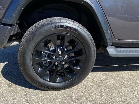 Used 2025 Jeep Wrangler Unlimited Sahara image 11