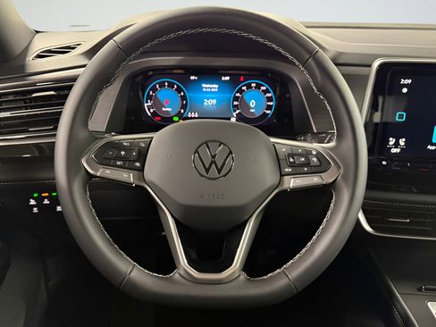 New 2026 Volkswagen Atlas Cross Sport SE image 11