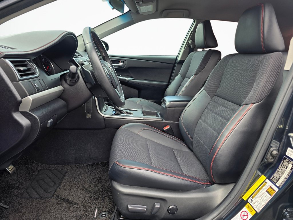 Used 2017 Toyota Camry SE FWD image 13