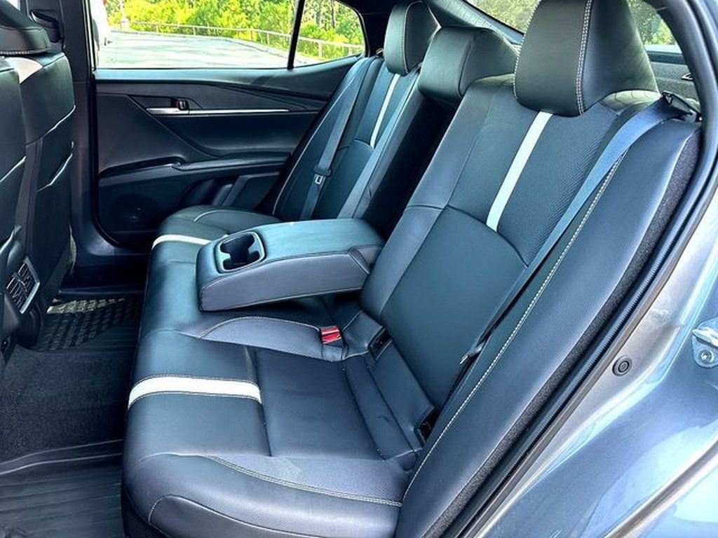 Used 2025 Toyota Camry SE w/ Convenience Package FWD image 17