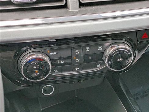 Used 2025 Chevrolet Trax LT w/ Driver Confidence Package image 13