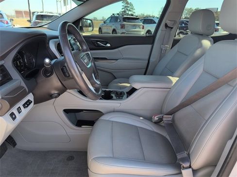 Used 2022 GMC Acadia SLT w/ Technology Package image 14