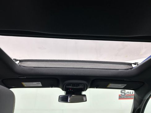 Used 2025 Chevrolet Colorado ZR2 w/ Technology Package AWD/4WD image 20