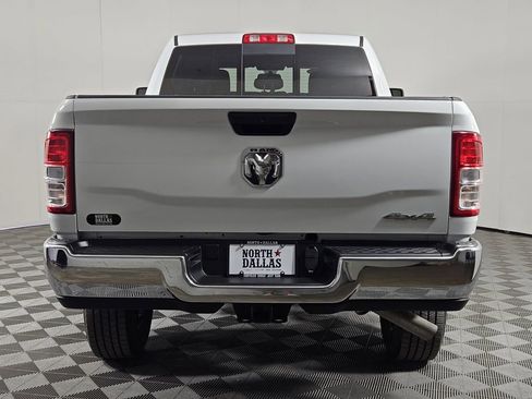 Used 2024 RAM 2500 Tradesman w/ Chrome Appearance Group AWD/4WD image 4