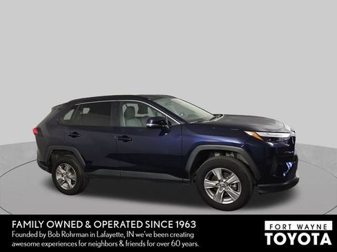 Used 2025 Toyota RAV4 XLE FWD image 5