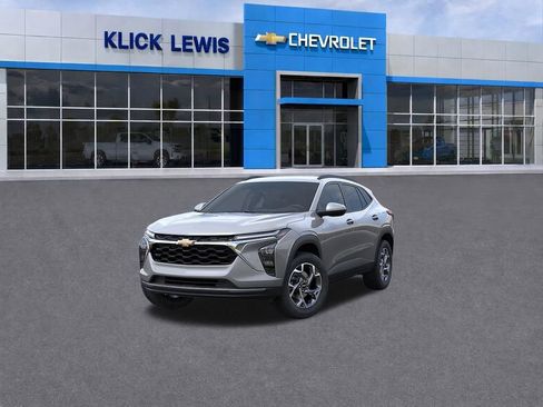 New 2026 Chevrolet Trax LT FWD image 8