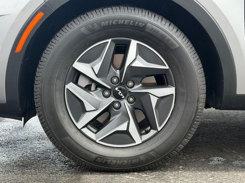 Used 2022 Kia Sorento S FWD image 10