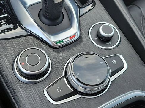 Used 2024 Alfa Romeo Giulia Sprint image 24