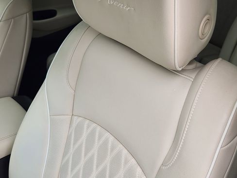 Used 2022 Buick Enclave Avenir w/ Avenir Technology Package FWD image 15