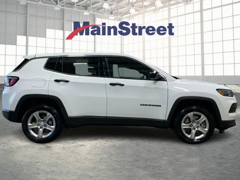 Used 2024 Jeep Compass Sport image 6